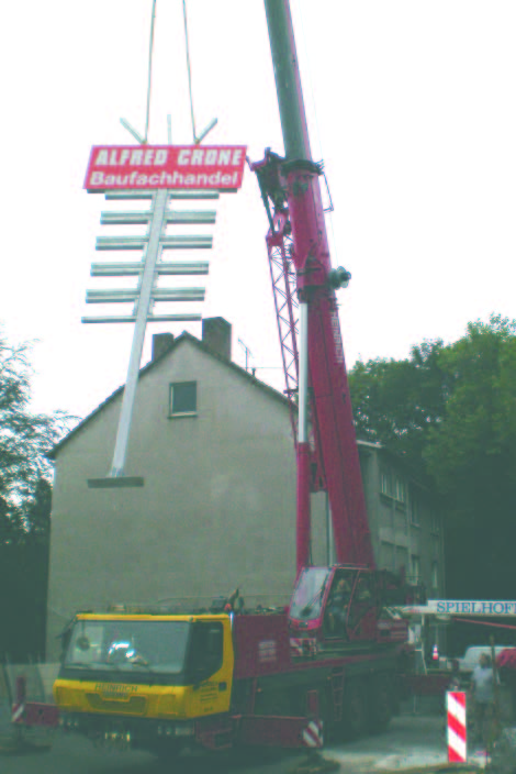 Montage einer Pylone