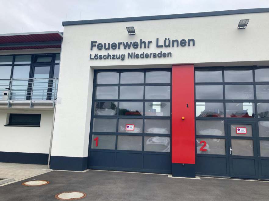 Plastische Buchstaben-Logos-2