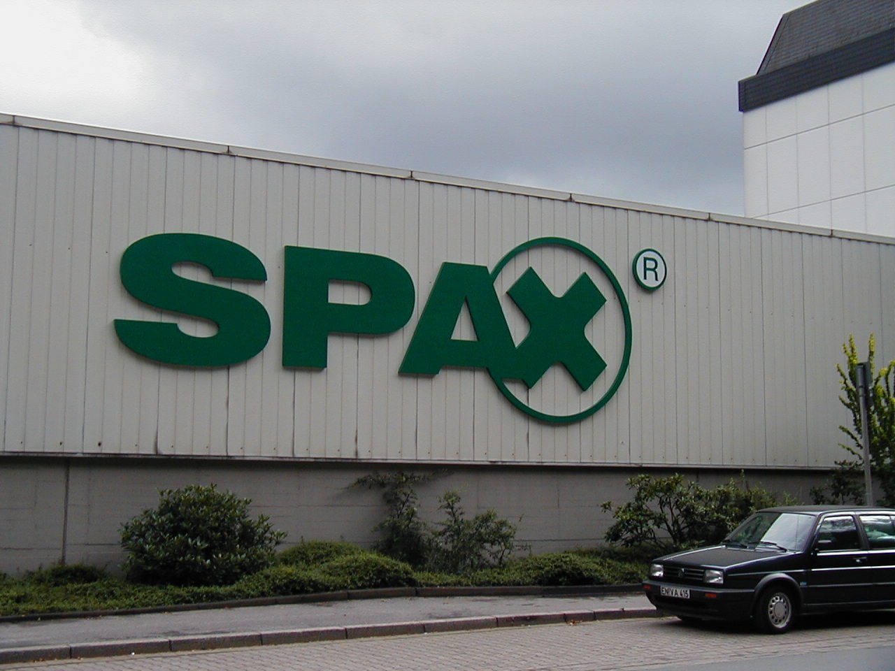 Plastische Buchstaben-Logos